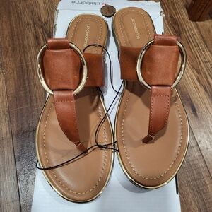 Liz Claiborne Tan Leather Ring-Accent Toe-Post Sandals